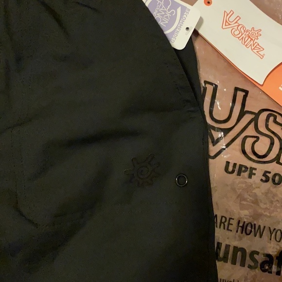 NEW, UPF 50 Black Capris, XS - Picture 4 of 8